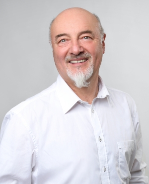 Dr. Georg Pa